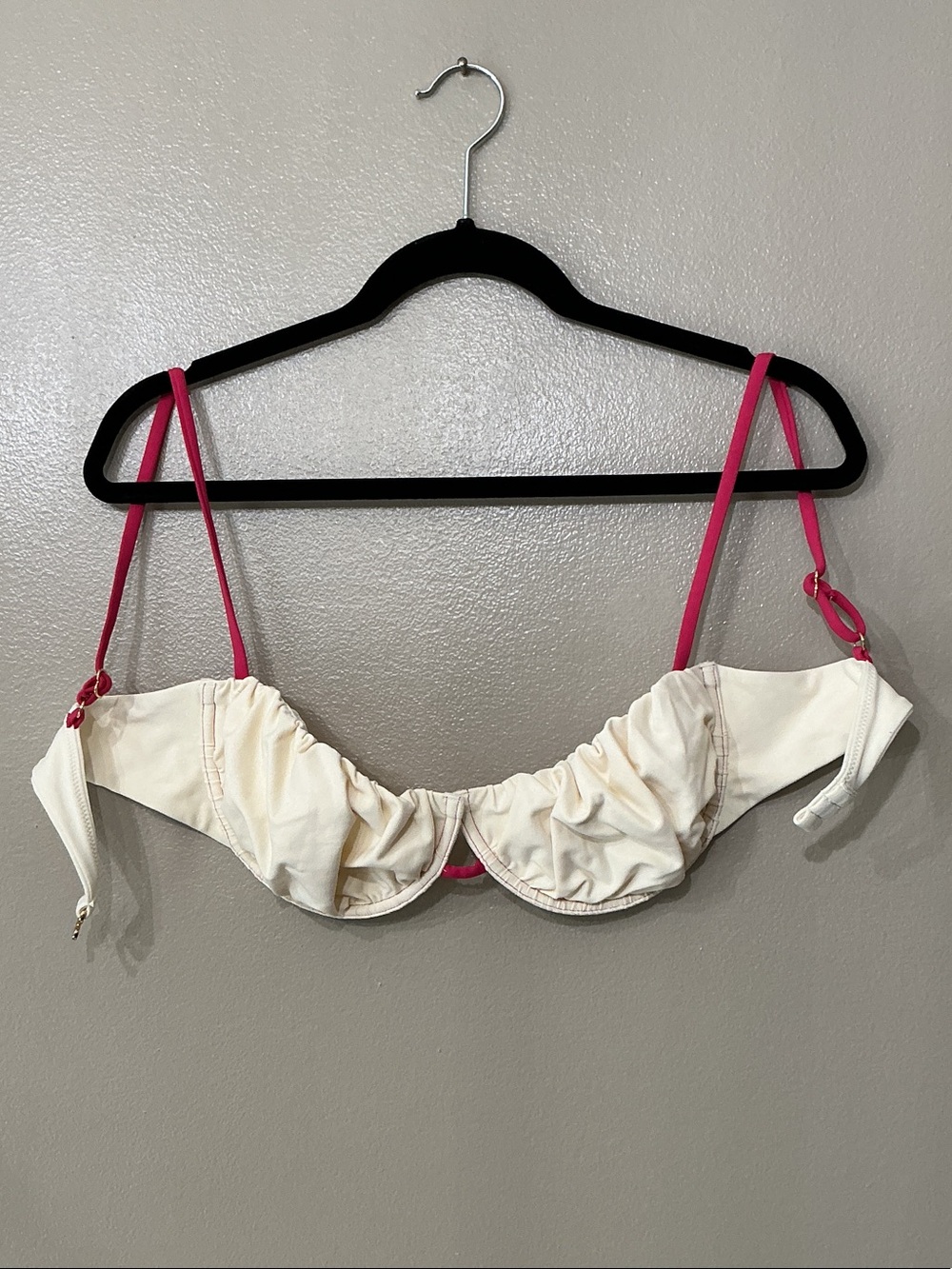 Montce Cream Ruched Underwire Bra with Pink Straps